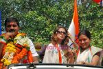 Urmila Matondkar campaigns for Sachin Ahir in Worli, Mumbai on 11th Oct 2009 (28).JPG